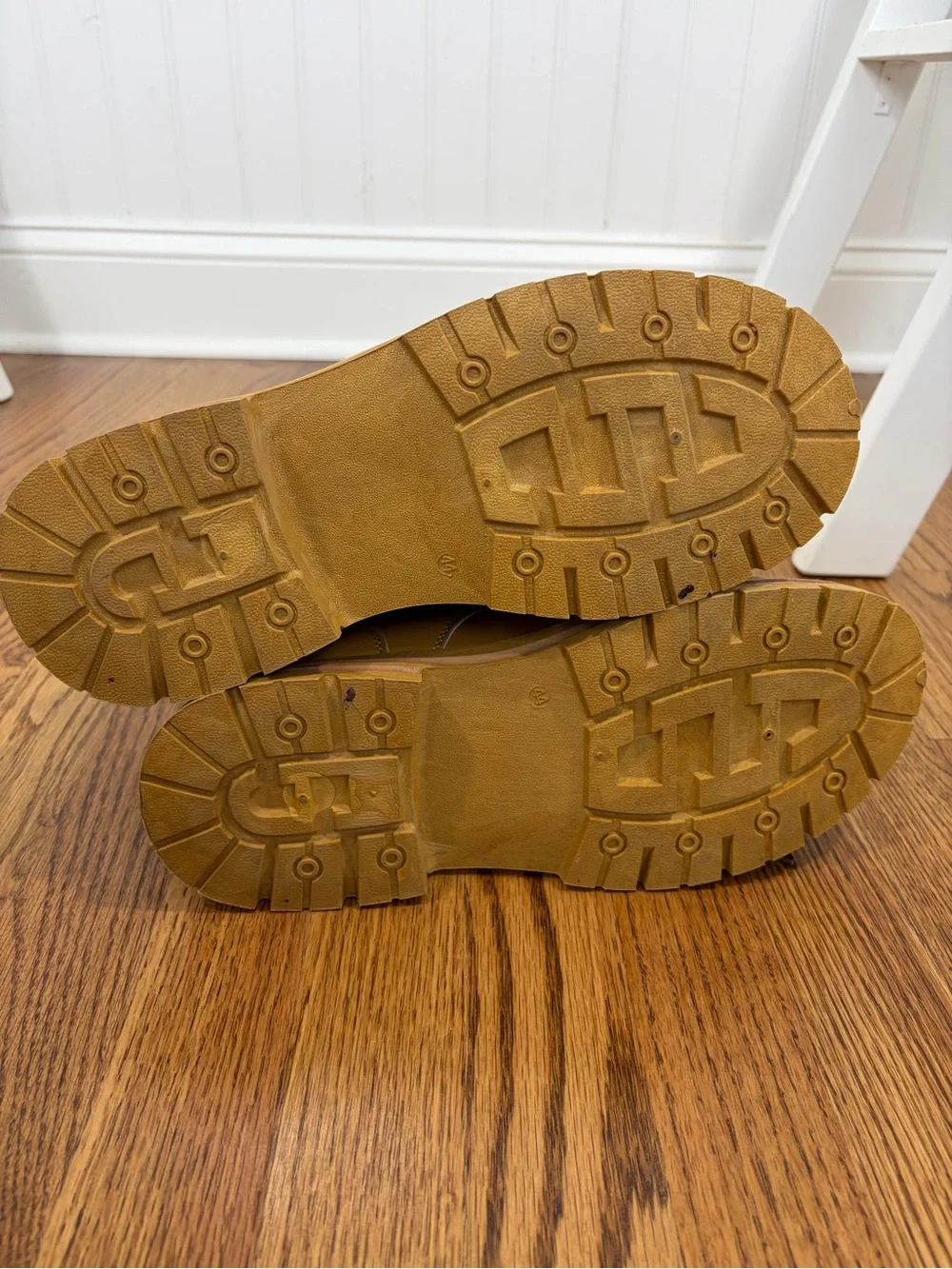 Plush Lined Lace-Up Winter Boots (44)